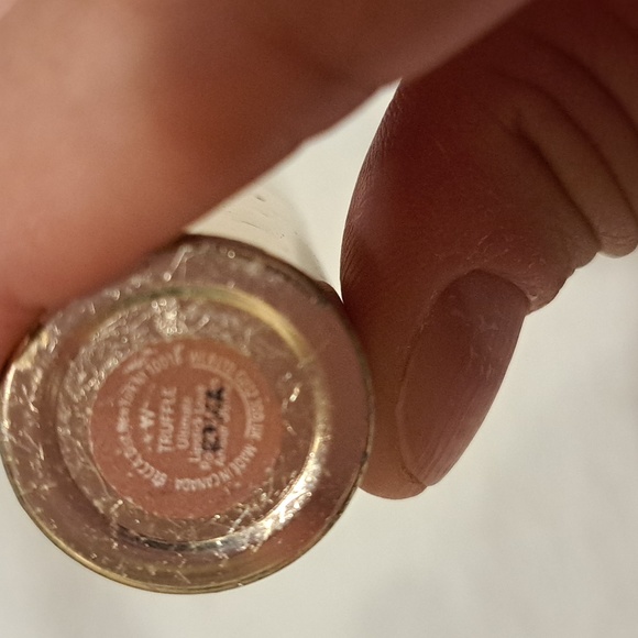 Becca lipstick in the shade truffle - Picture 2 of 3